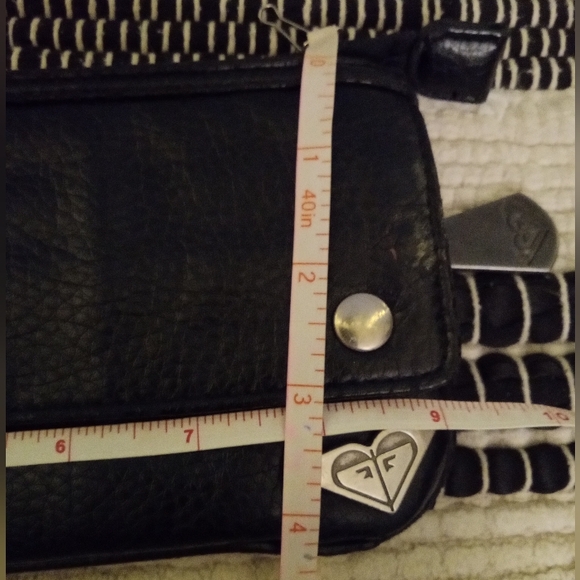 Vintage Roxy Wallet - Picture 9 of 10